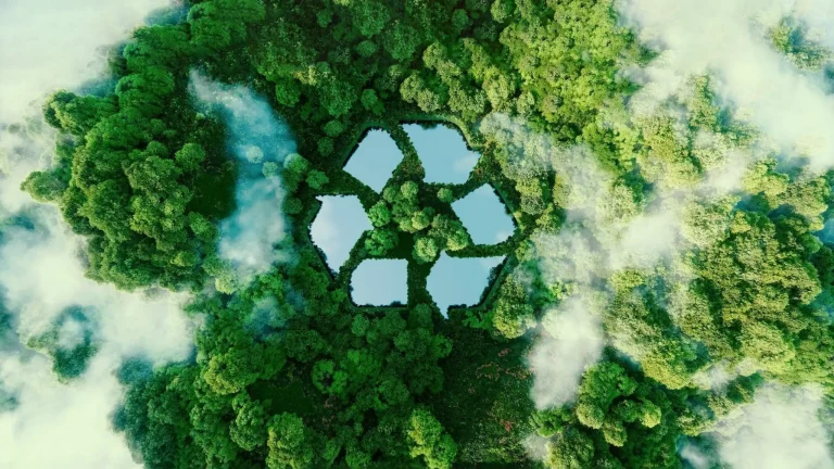 A,Lake,In,The,Shape,Of,A,Recycling,Sign,In