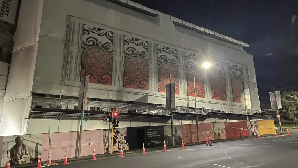 Auckland Art Gallery Building Wrap-image 2
