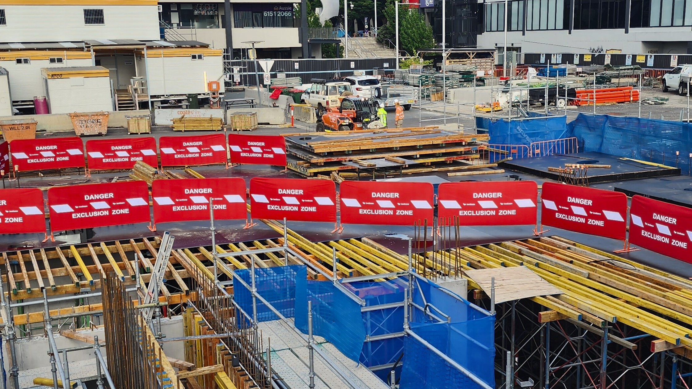 Crowd control barriers used for construction site ccb